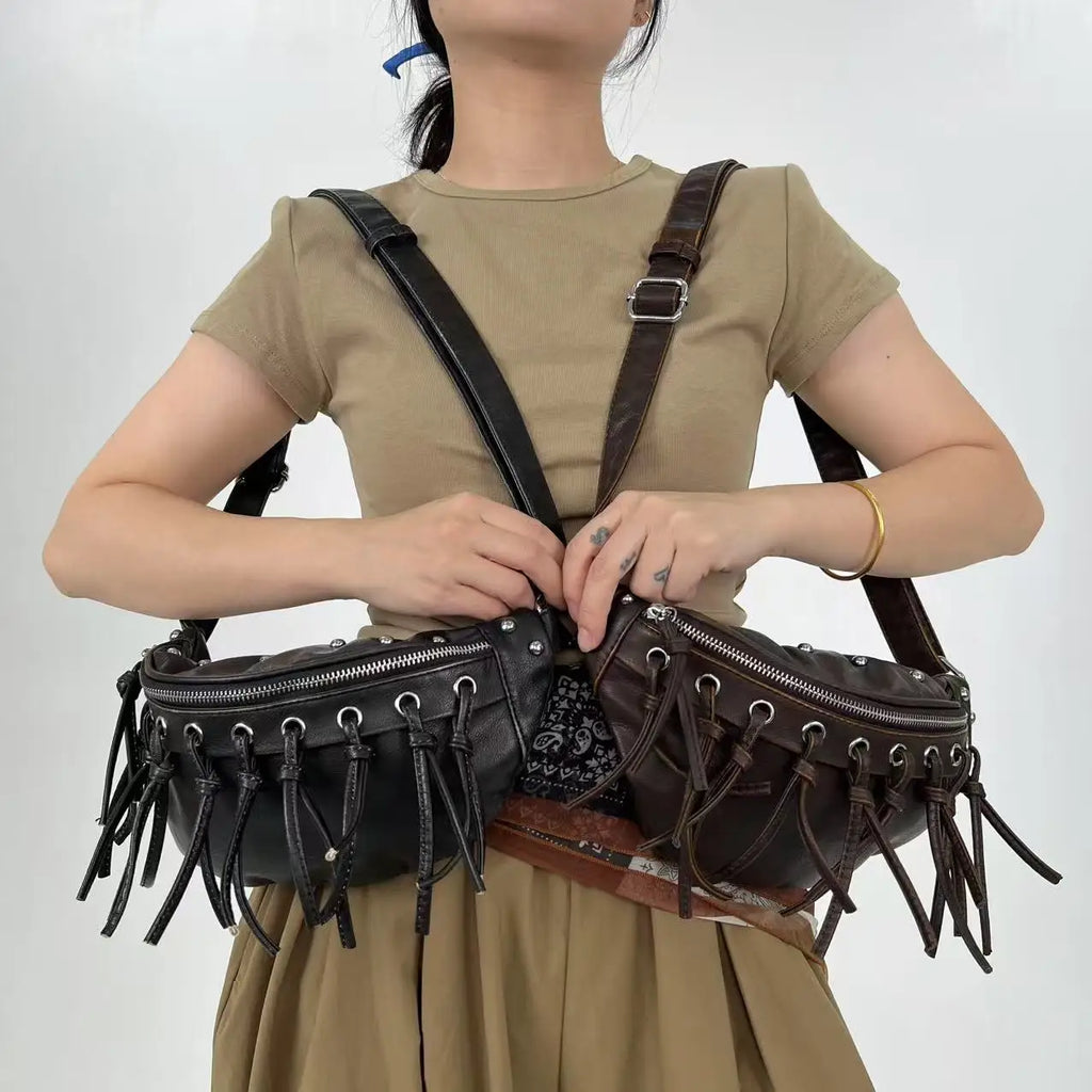 Ladies' fashion Y2K vintage crossbody bag with rivets and tassels, street punk retro shoulder bag