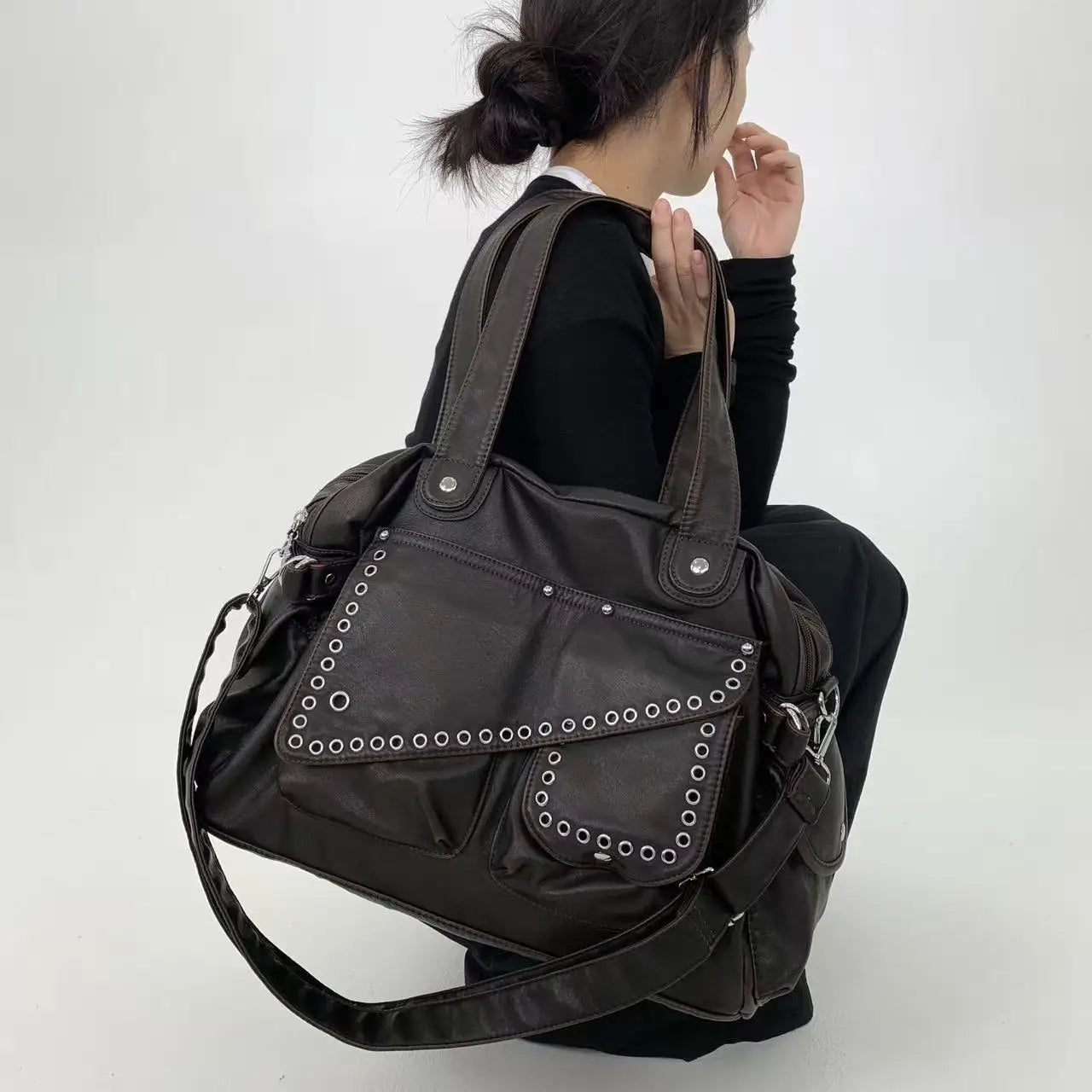 Ladies' Fashion Y2K Rivet Street Personalized Shoulder Bag with Multiple Pockets Retro Spicy Girl Crossbody Bag