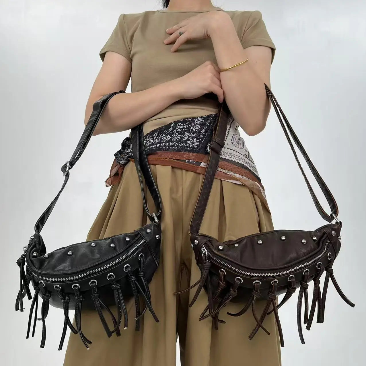 Ladies' fashion Y2K vintage crossbody bag with rivets and tassels, street punk retro shoulder bag